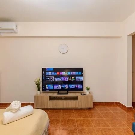 Citylight With Balcony And Self Check-in بوخارست