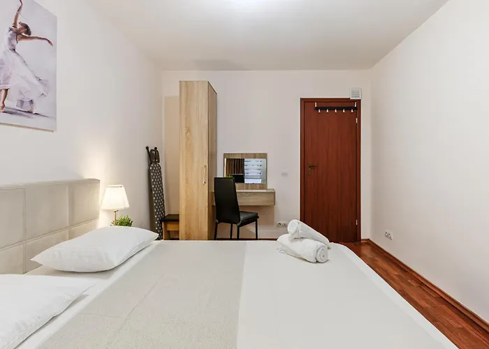 Citylight With Balcony And Self Check-in *